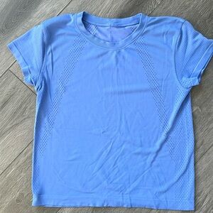 Lululemon t-shirt